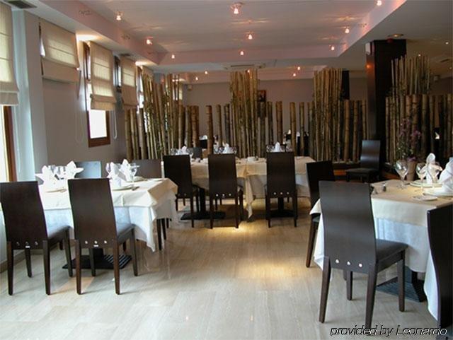 טורדסיאס Hotel Torre De Sila מסעדה תמונה