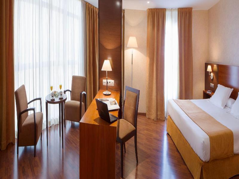 טורדסיאס Hotel Torre De Sila חדר תמונה